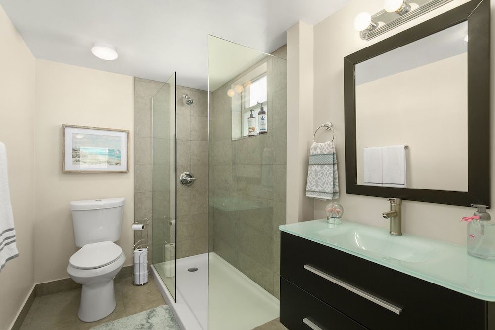 2Bed 2Bath with Patio on 11 Collins ave Condo, Beach View 8