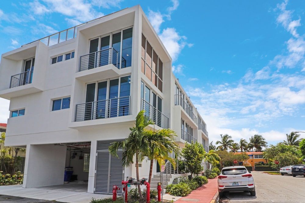 undefined Roami at Harding Ave