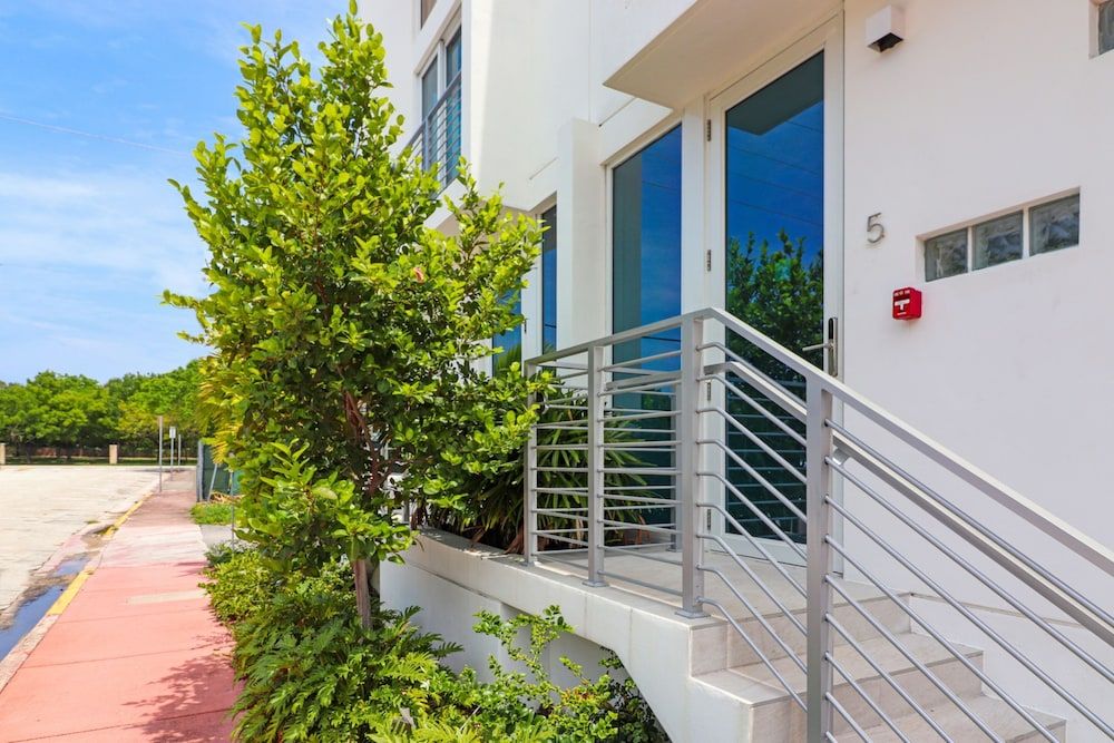 undefined Roami at Harding Ave 8