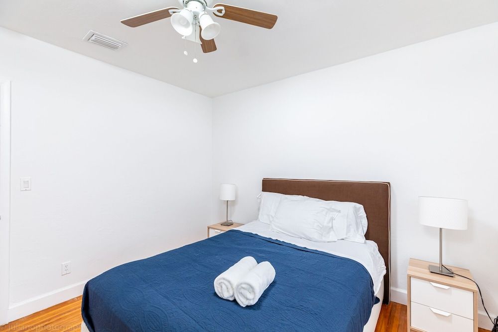 undefined Hidden Gem in South of Fifth Retreat 4