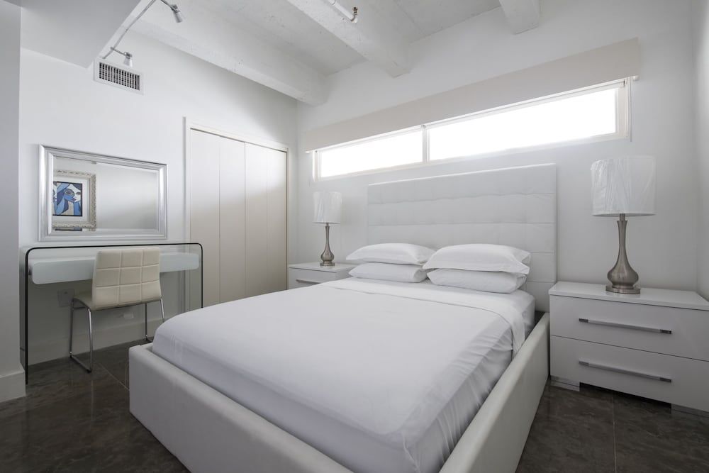 undefined Luxury-Prime-2BR-Condo On Ocean Drive