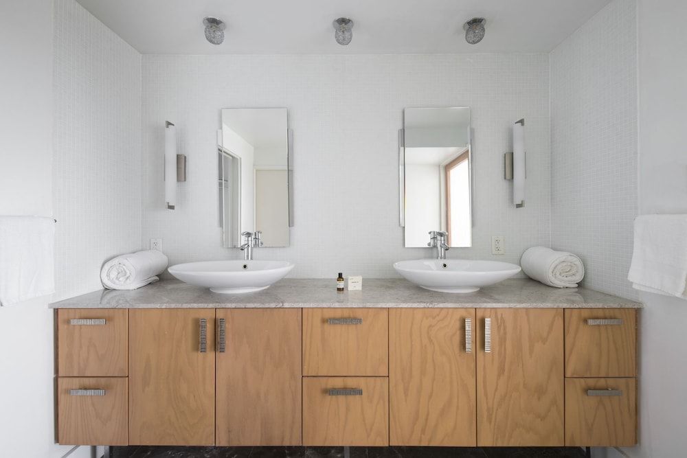 Luxury-Prime-2BR-Condo On Ocean Drive Deluxe Condo, Multiple Beds, Accessible 9