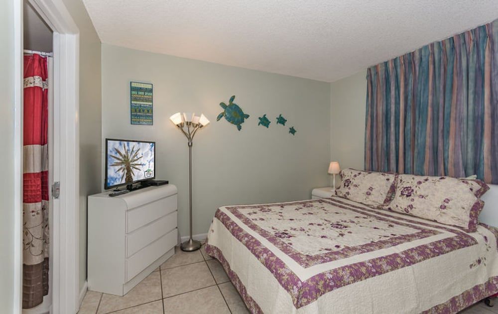 Condo, 2 Bedrooms