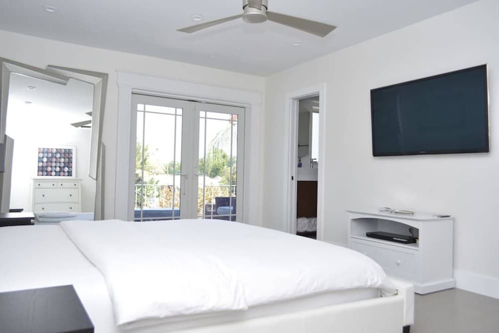 Luxury Townhome, 2 Bedrooms (Villa San Souci)