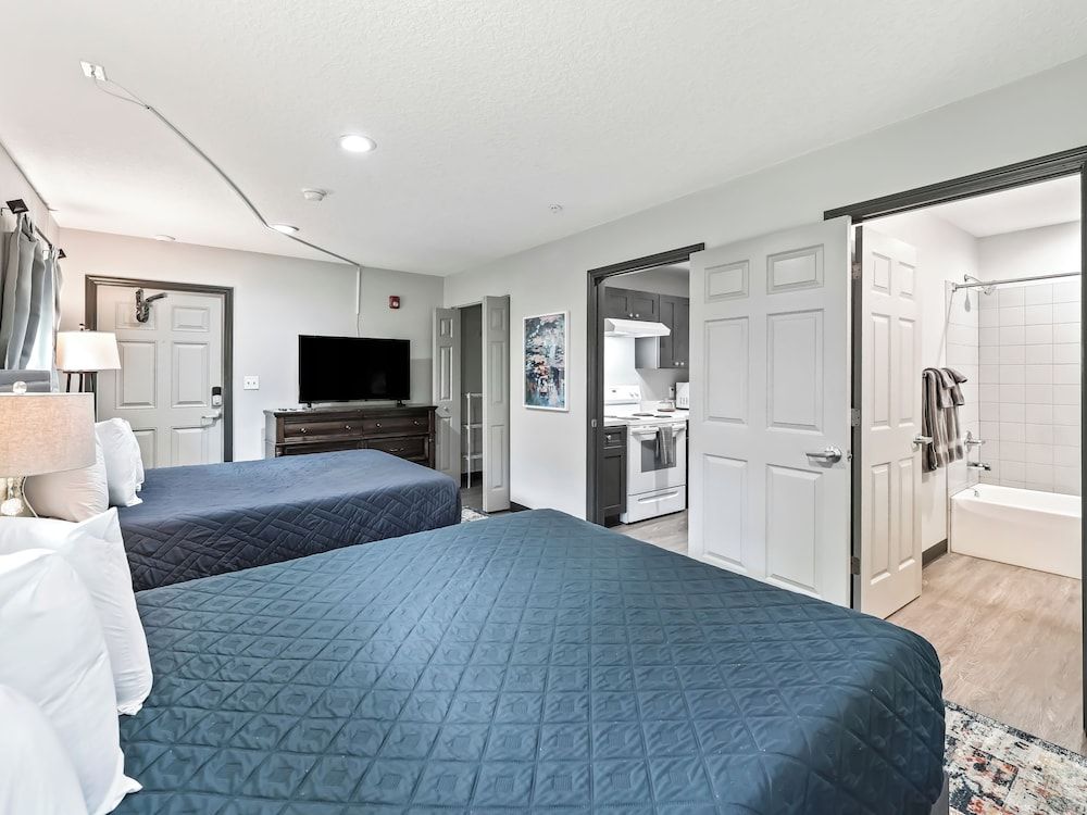 Ocala Suites Family Suite 2