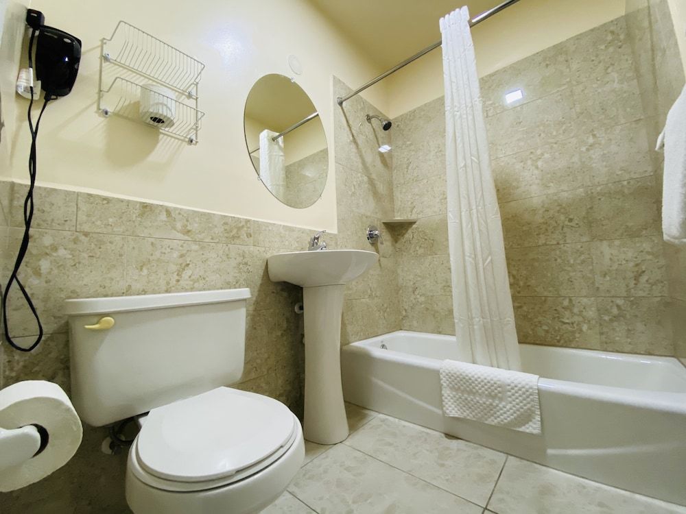 A1A Super Inn Standard Room, 2 Double Beds 5