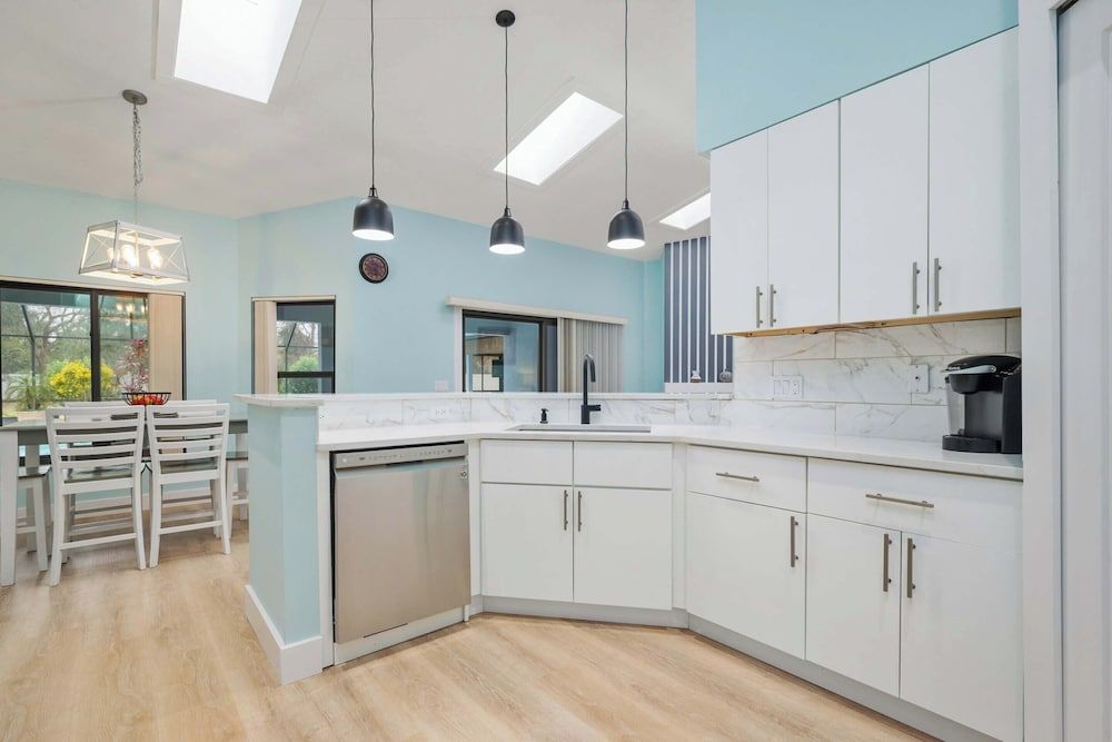 Beach Daze by Distinctive Beach Rentals
