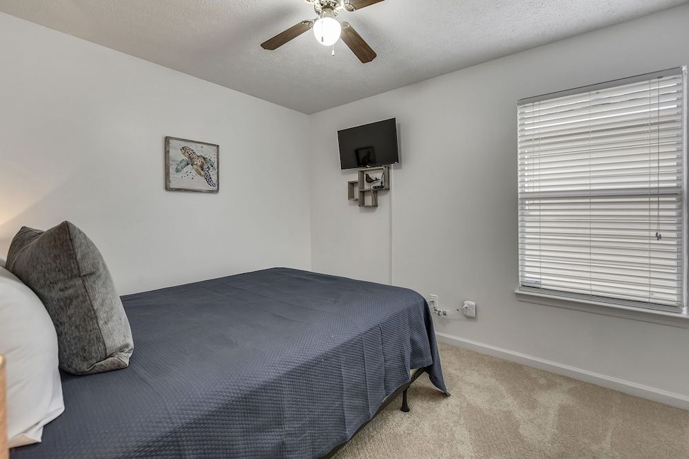 House, 3 Bedrooms, Patio, Pool View