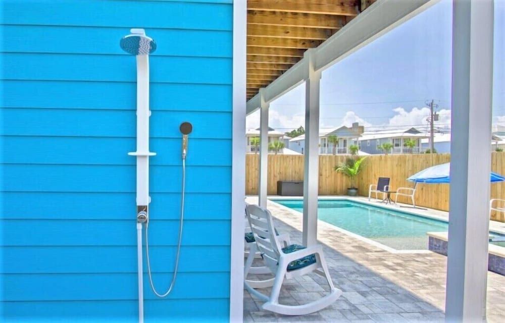House, Multiple Beds, Pool Access
