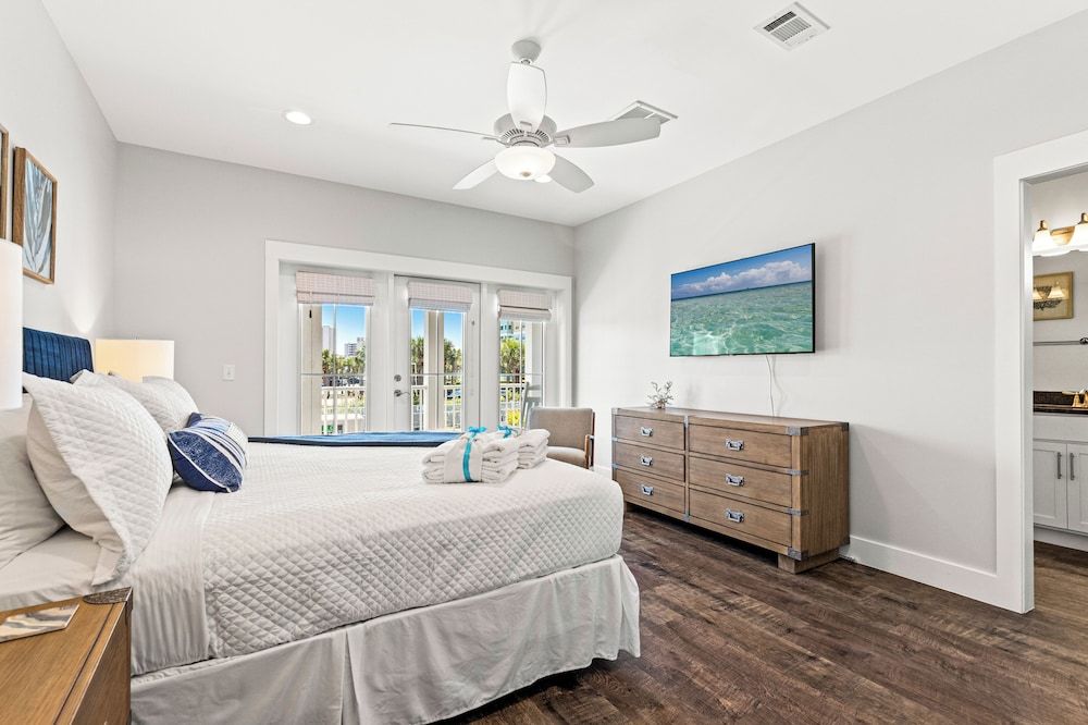 House, Multiple Beds, Pool Access, Pool View