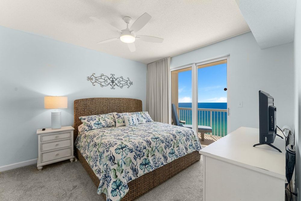 Condo, 2 Bedrooms, Ocean View (1905)