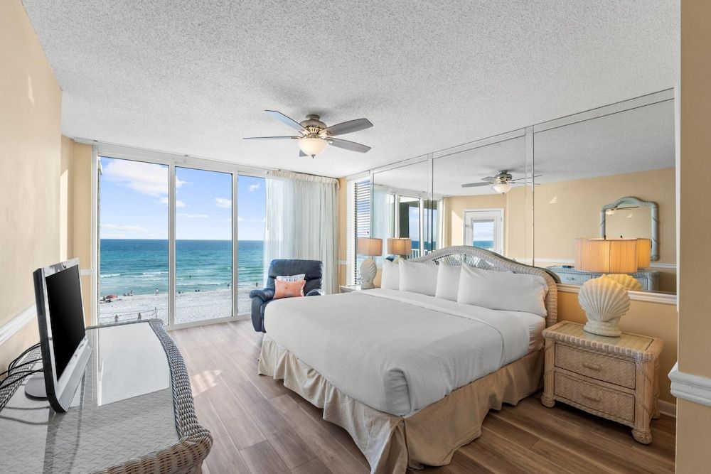 Condo, 3 Bedrooms, Ocean View (2-406)