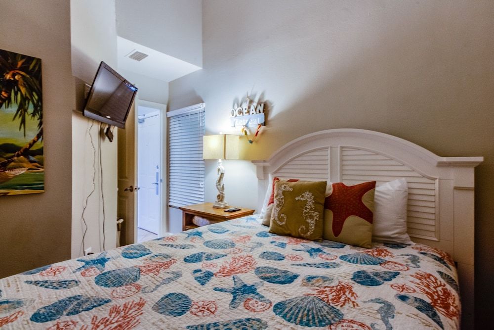 Condo, 3 Bedrooms