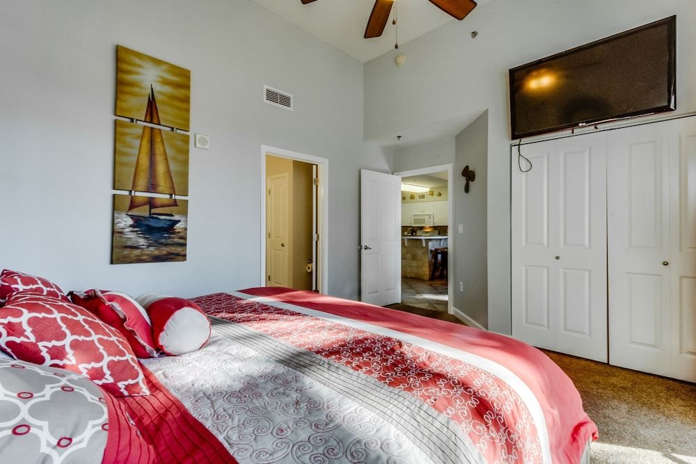 Condo, 3 Bedrooms