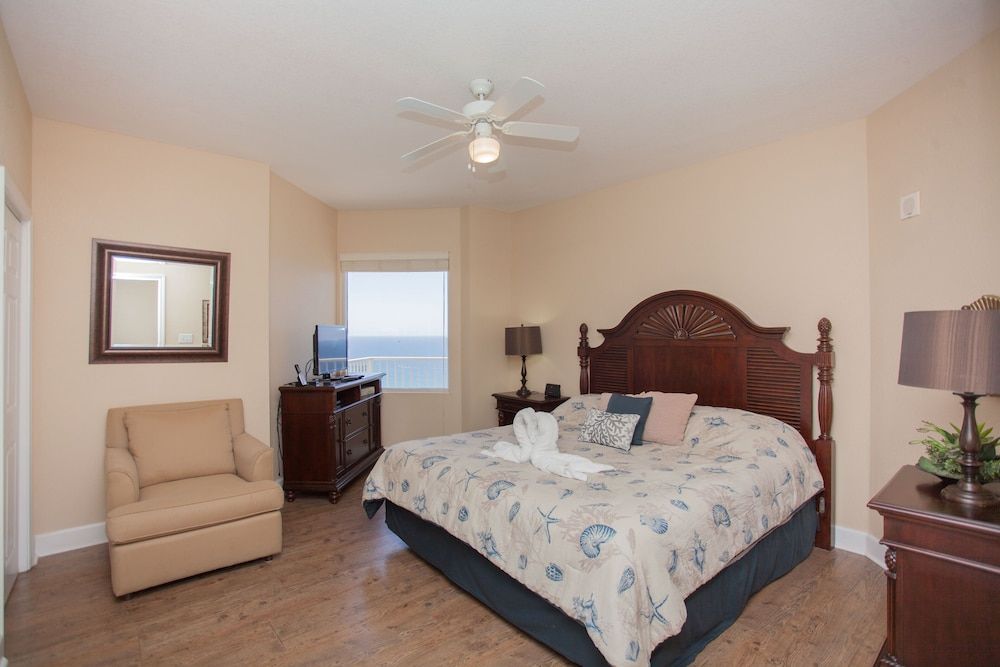 Condo, 3 Bedrooms