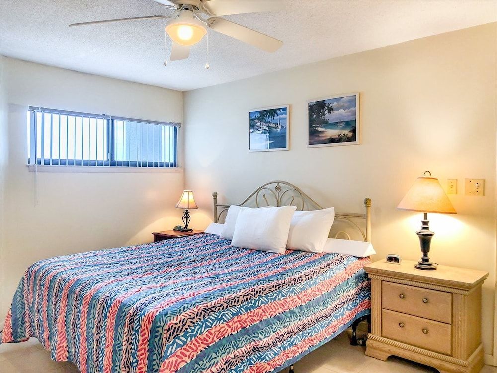 Condo, 1 King Bed with Sofa bed (Aquavista 405e)