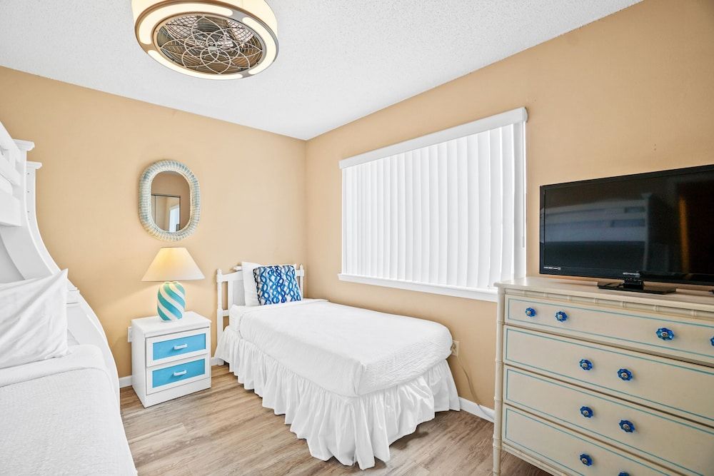 Condo, 2 Bedrooms (V2)