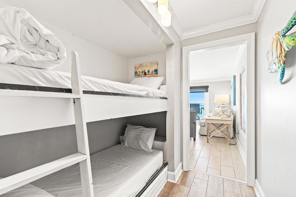 Condo, 1 King Bed with Sofa bed (The Summit 1121)