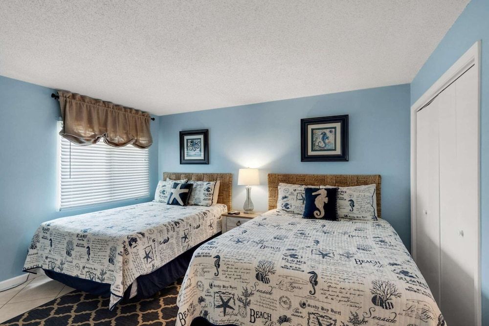 Condo (Mariner East 110 (1/2))