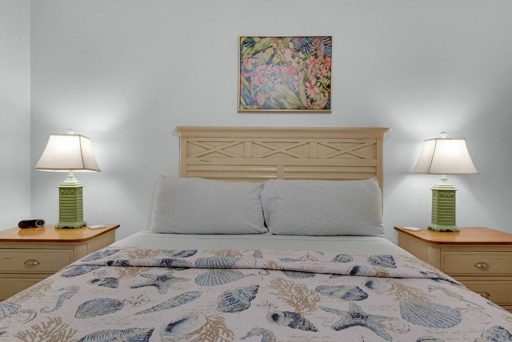 Condo (Twin Palms 1103 (1/2))