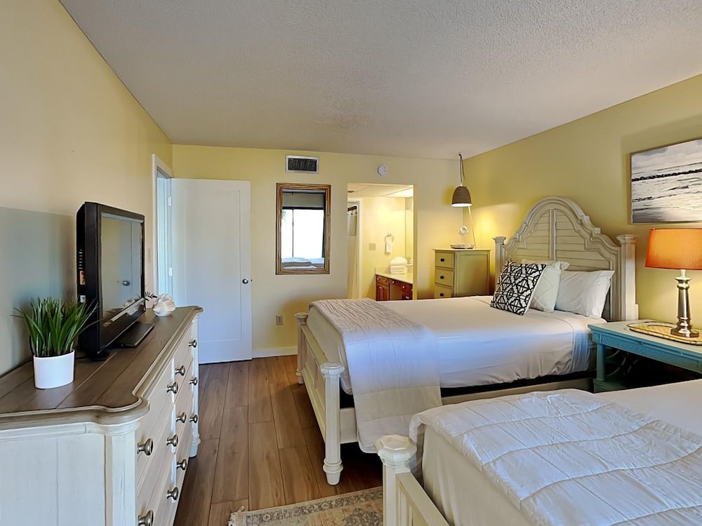 Condo, 1 King Bed with Sofa bed, Balcony, Golf View (Golf Villa 2007 - No Pets Allowed)