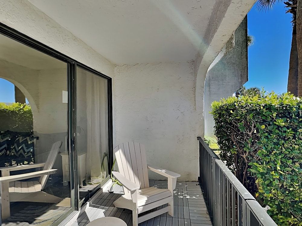 Condo (1 Bedroom)