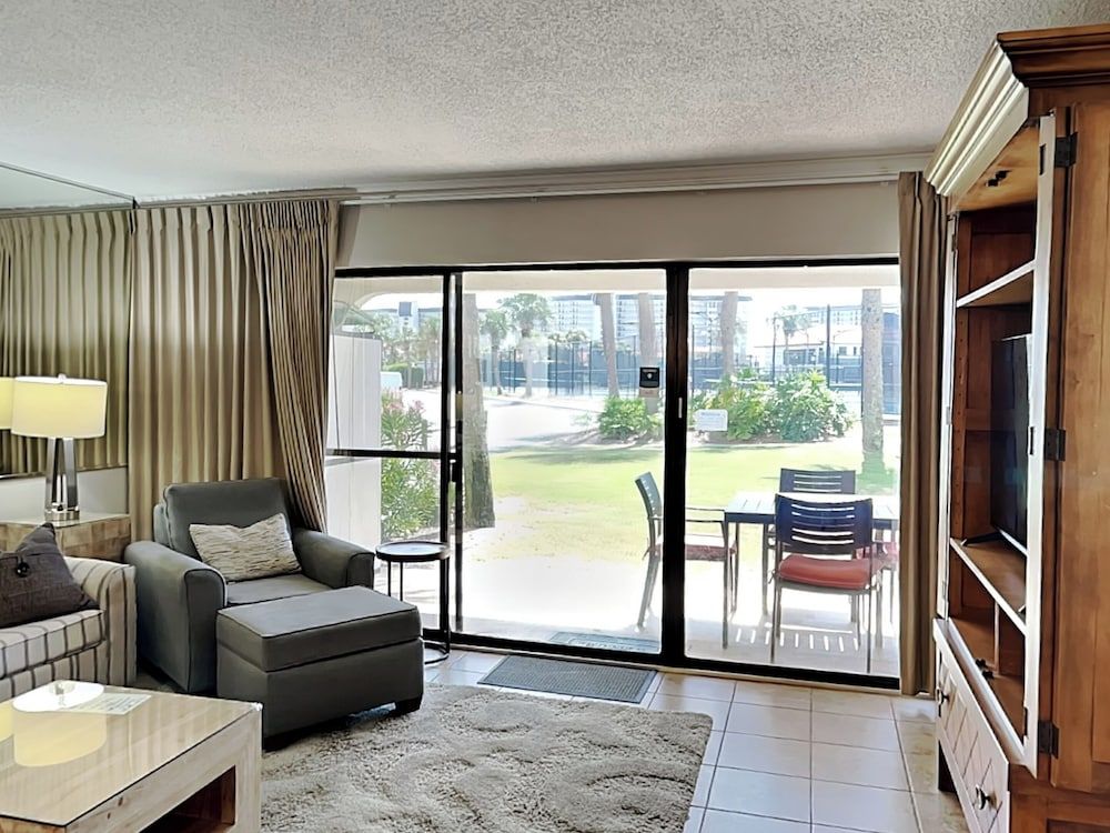 Condo (Villa 2601 - No Pets)