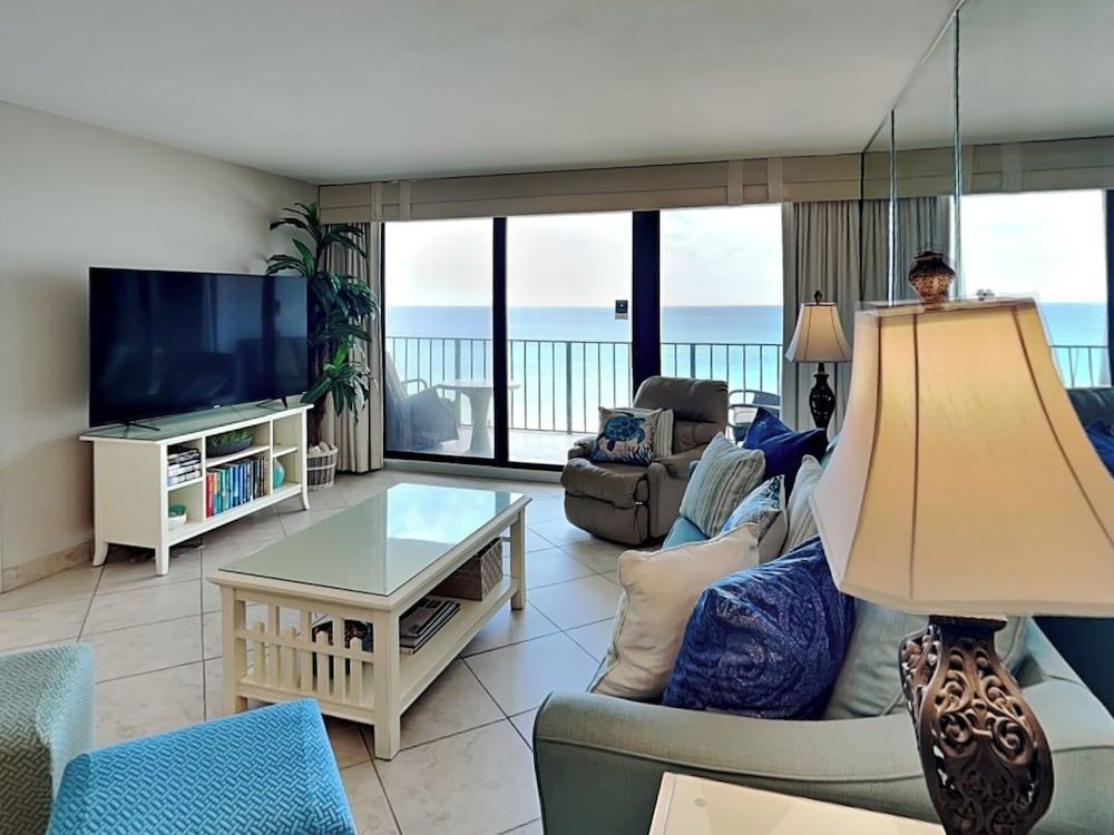 Condo (T3 603 - No Pets)