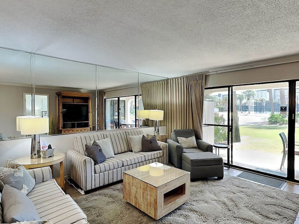 Condo (Villa 2601 - No Pets)