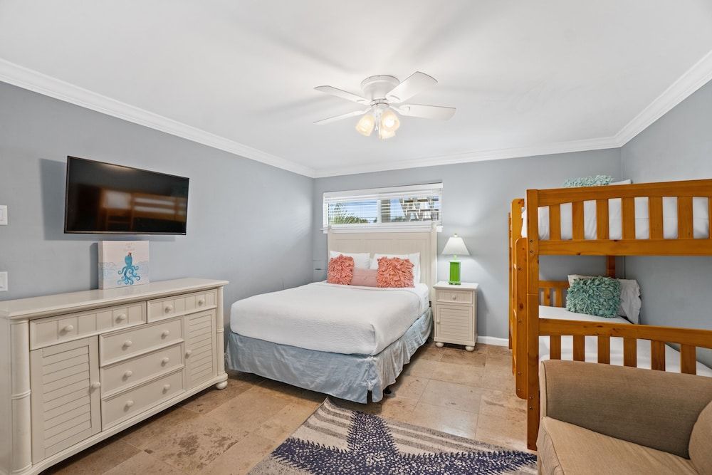 Condo, 3 Bedrooms, Sea View, Beachfront
