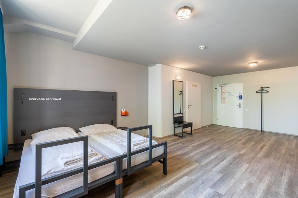 a&o Wien Hauptbahnhof Twin Room 7
