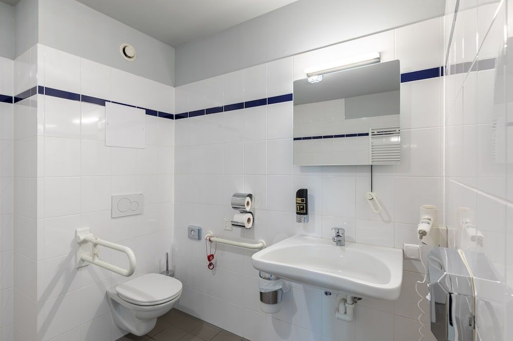 a&o Wien Hauptbahnhof Twin Room 12