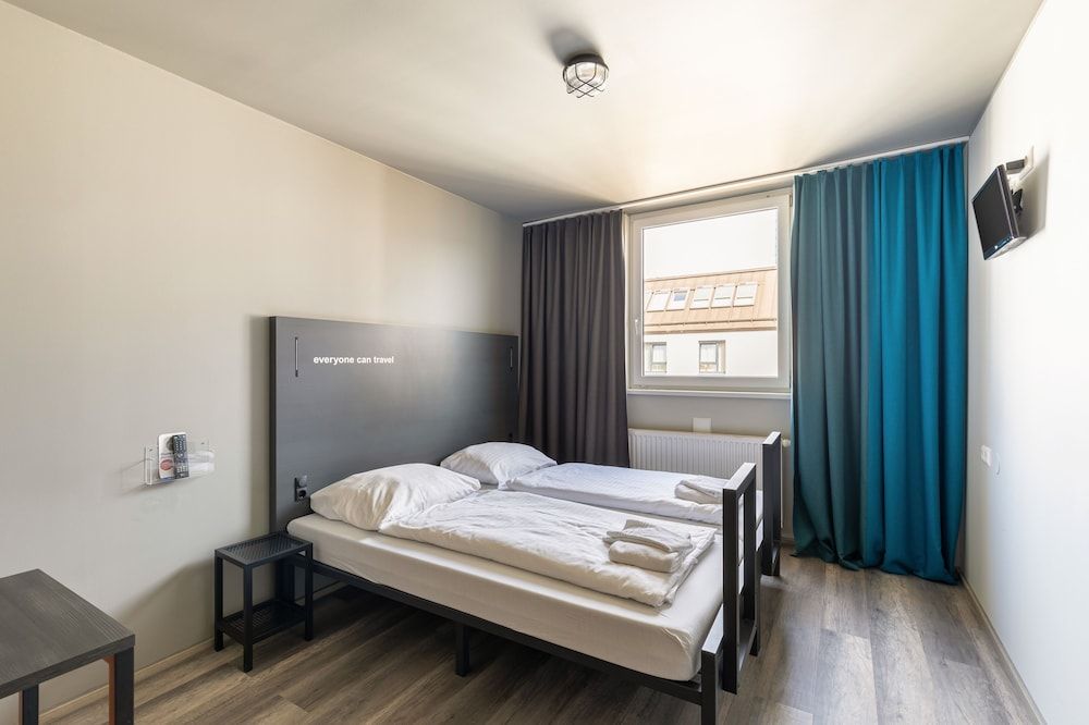 a&o Wien Hauptbahnhof Twin Room 3