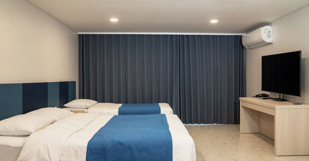 Hallim Resort Deluxe Twin Room (for 2 people)