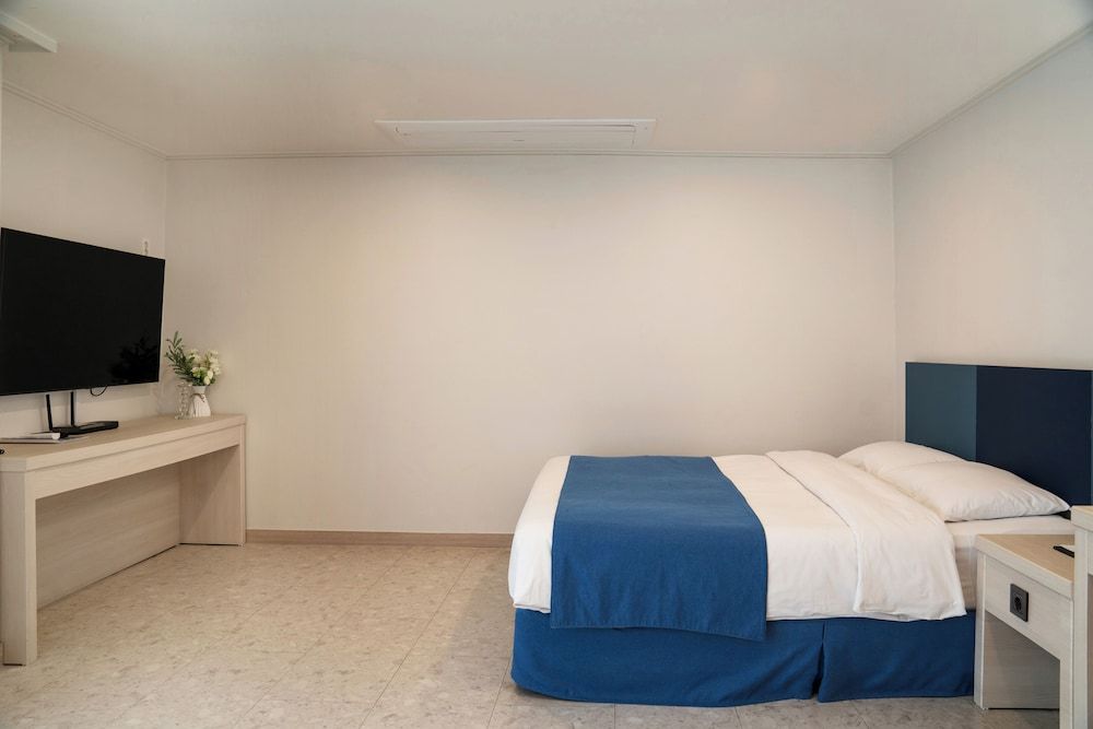 Hallim Resort Standard Double Room (for 2 people)