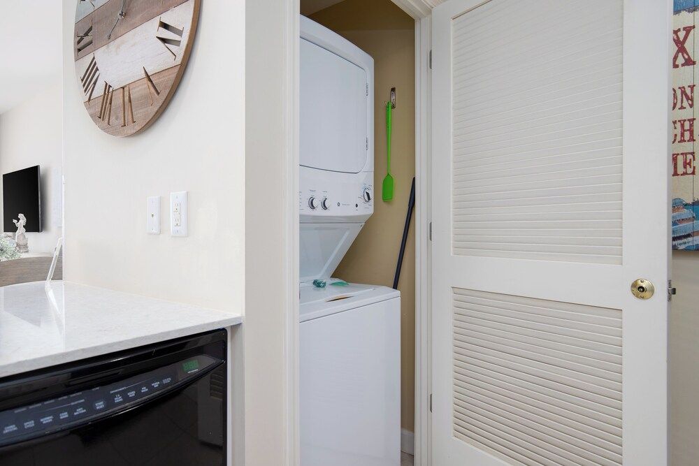 Condo, Multiple Beds, Hot Tub, Ocean View