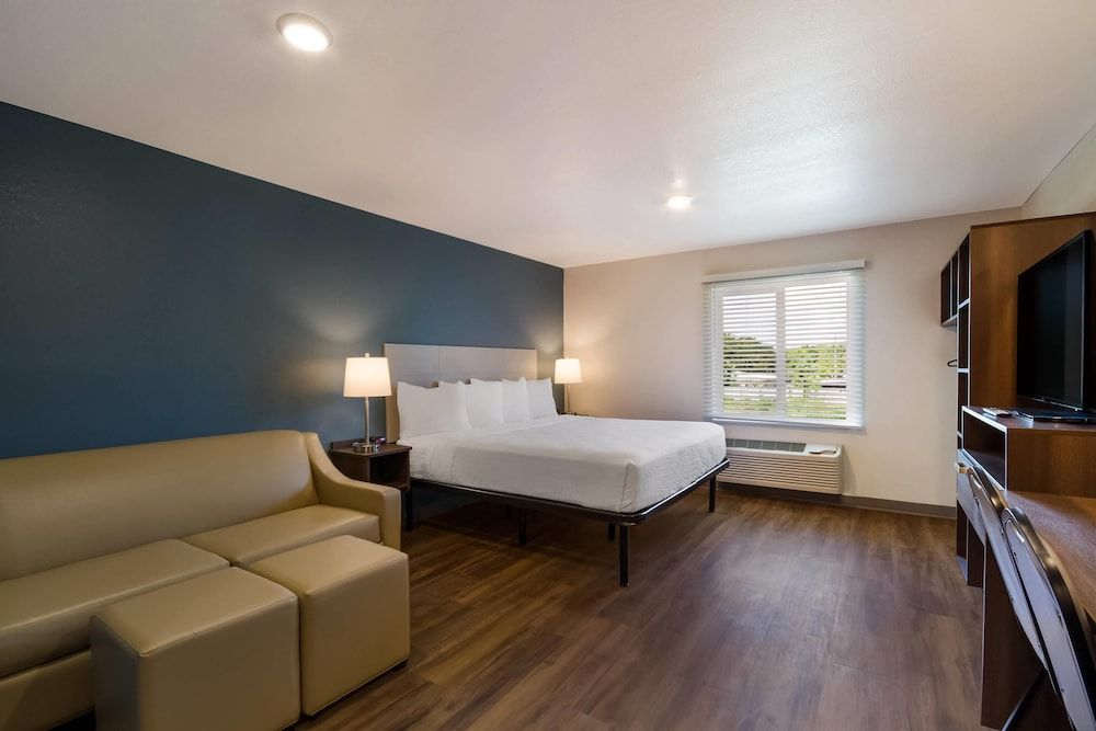 Standard Room, 1 King Bed, Non Smoking