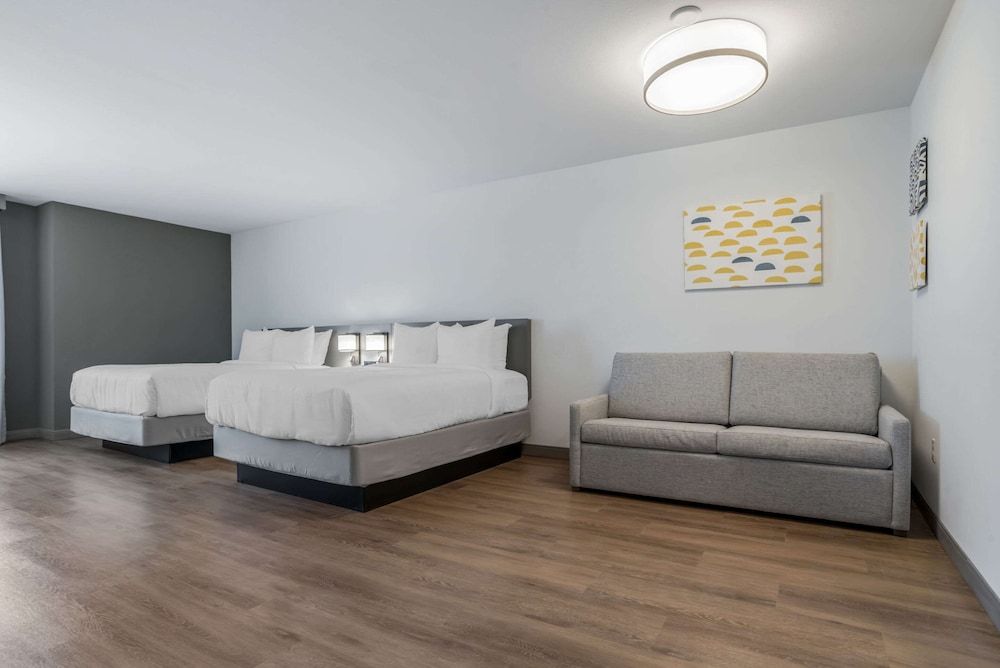Suite, Multiple Beds, Accessible, Non Smoking (Accessible Tub)