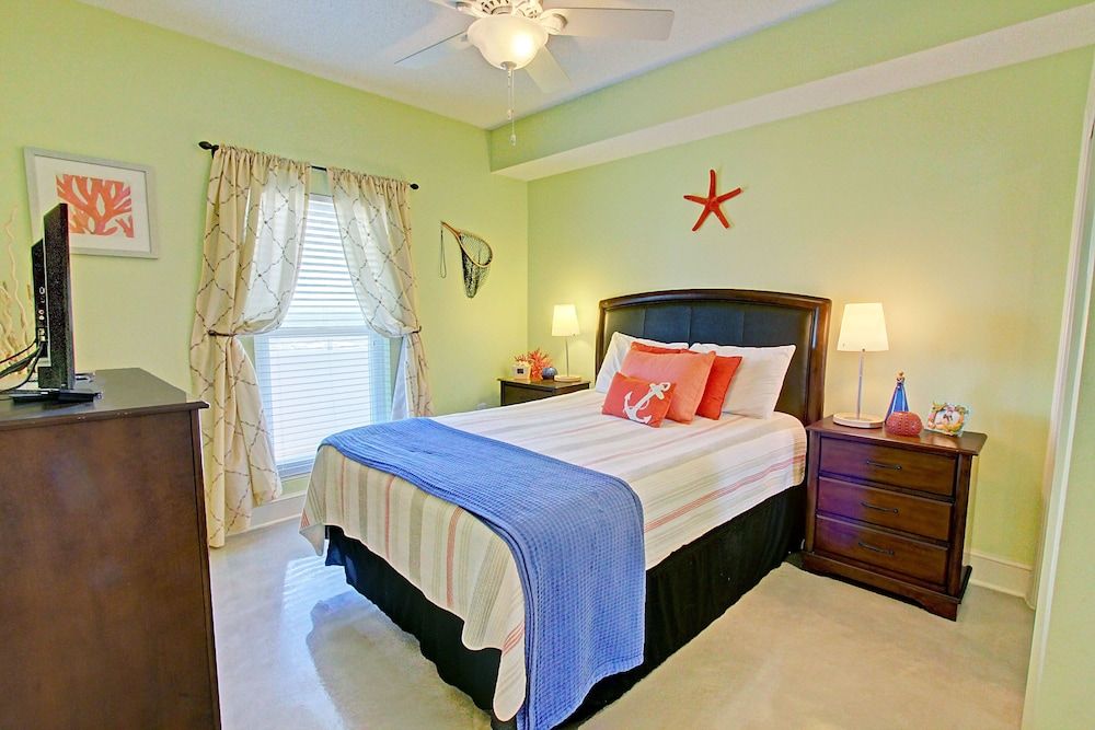 Condo, 2 Bedrooms