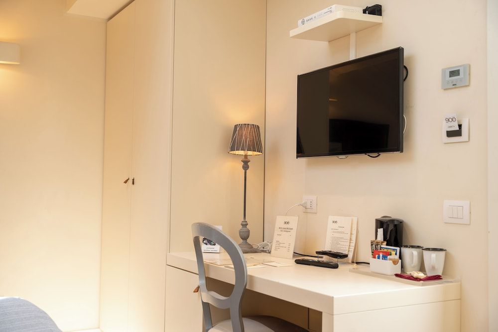 Hotel 900 Double Room Single Use (Style) 5