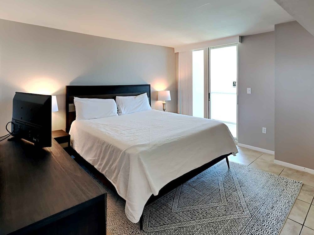 Condo, 1 King Bed with Sofa bed, Balcony (#5C - No Pets Allowed)
