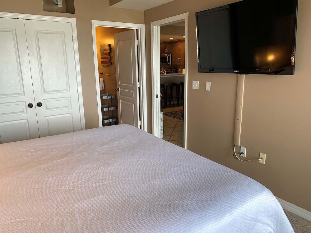 Condo, Multiple Beds, Balcony, Ocean View (#403 - No Pets)