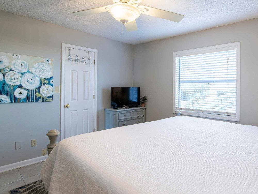 Condo, 1 King Bed with Sofa bed, Balcony
