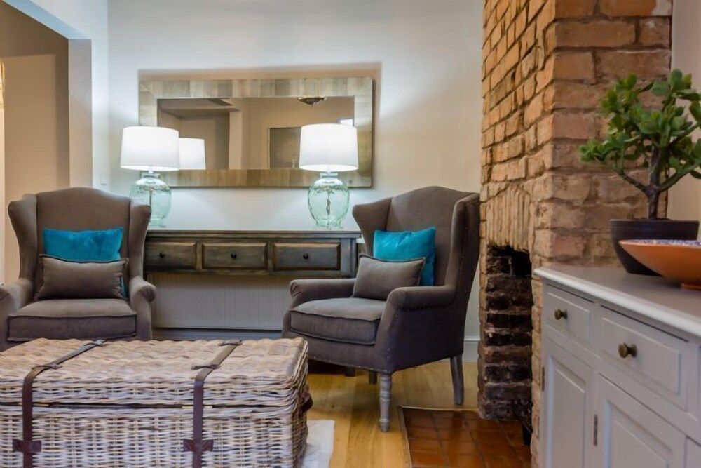 undefined North Parade 8