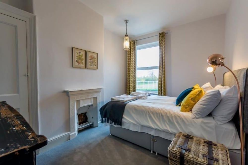 undefined North Parade 4