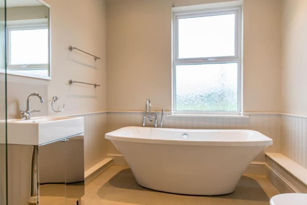 North Parade Apartment 11