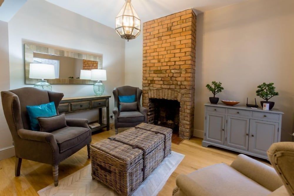 undefined North Parade 10