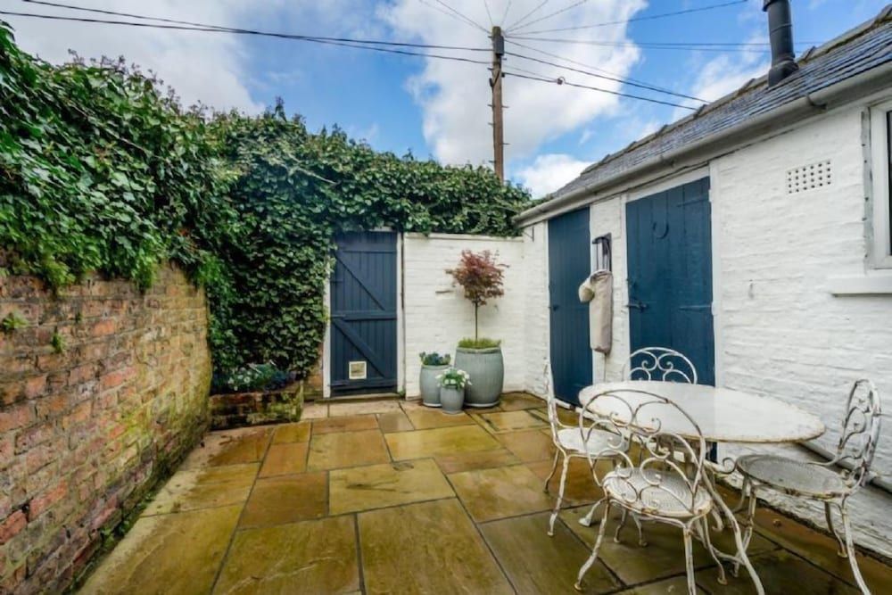 North Parade Apartment 10