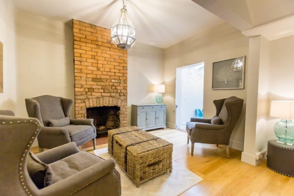 undefined North Parade 7