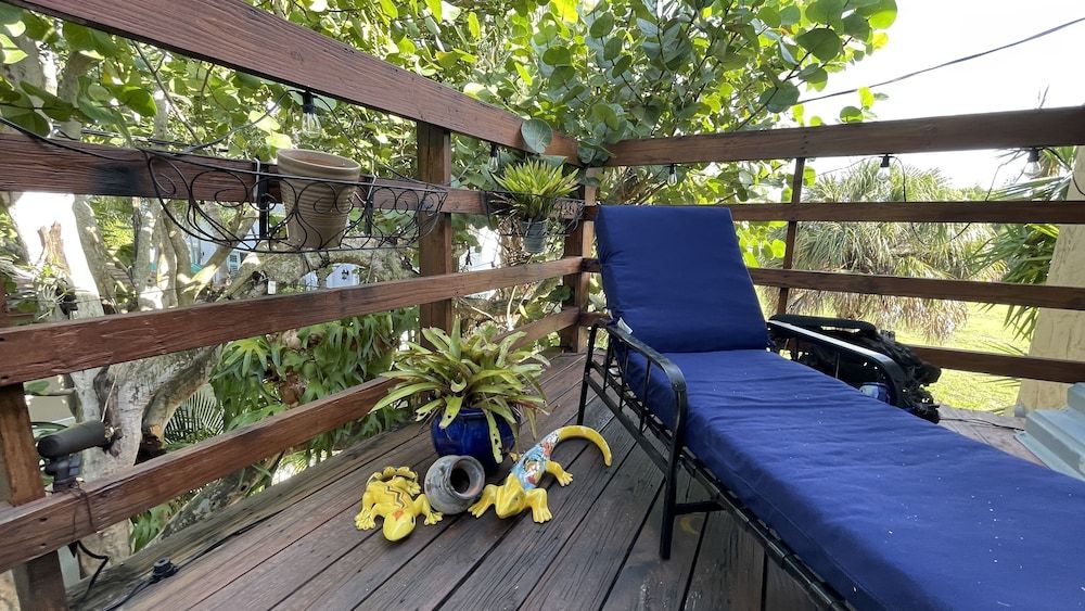 Treehouse Apartment Rentals